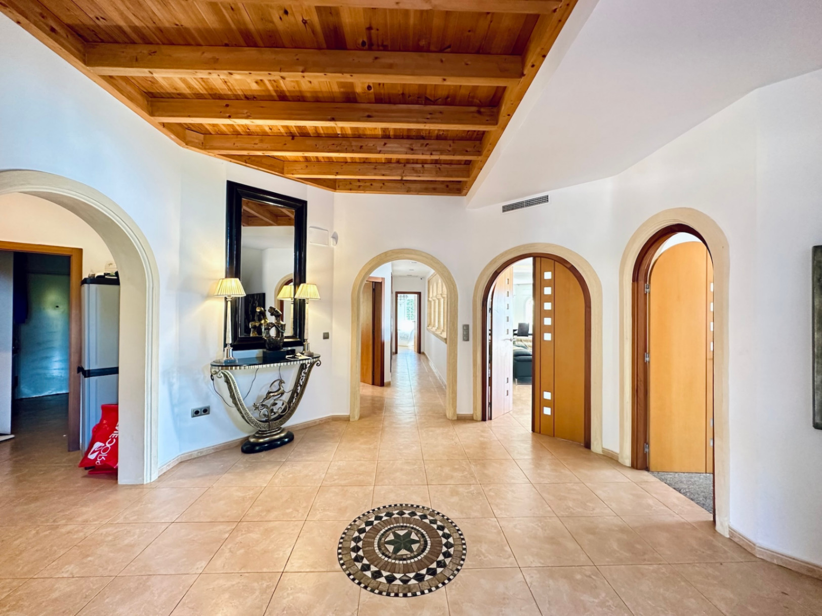 Luxurious Spanish villa with open views