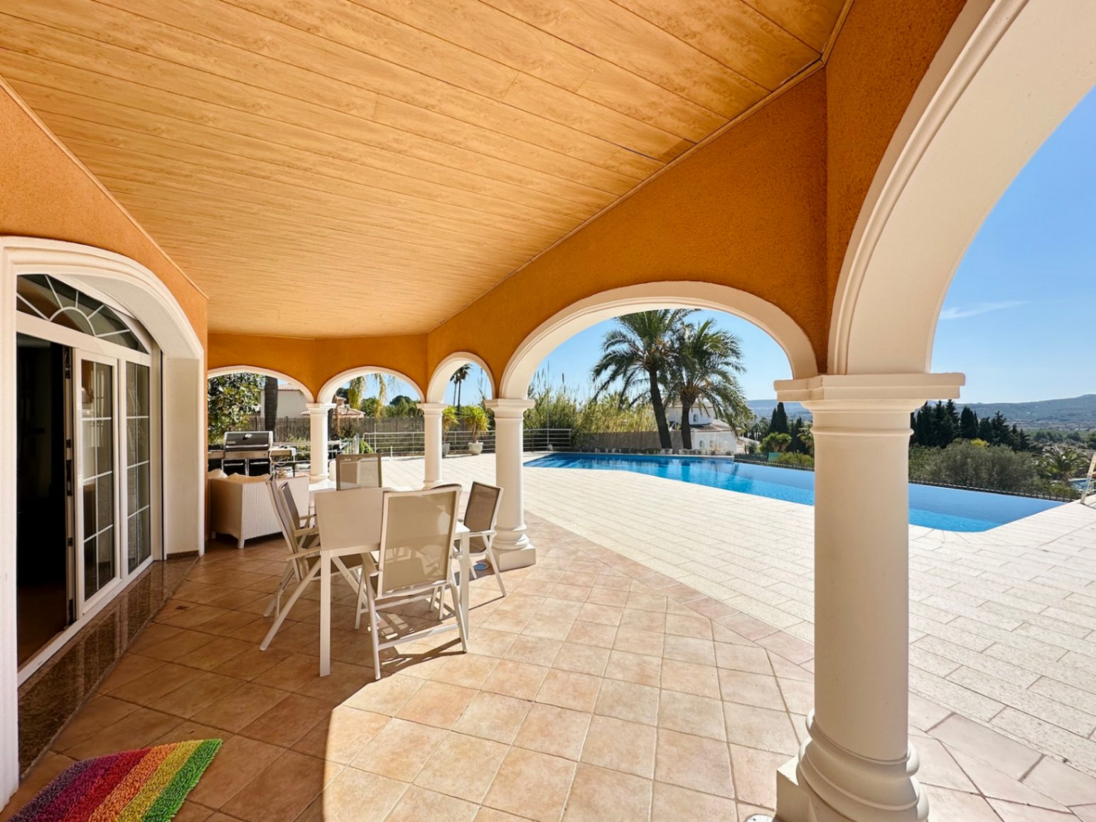 Luxueuse villa espagnole avec vue dégagée